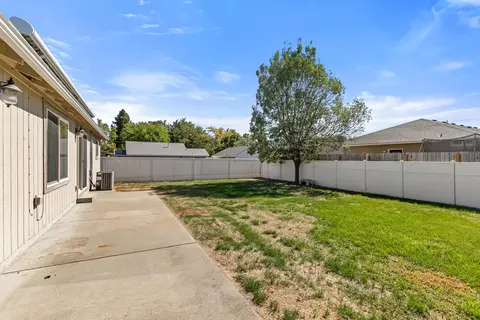 Exterior - 816 Ash St, Central Point, OR 97502 photo 5 of 5