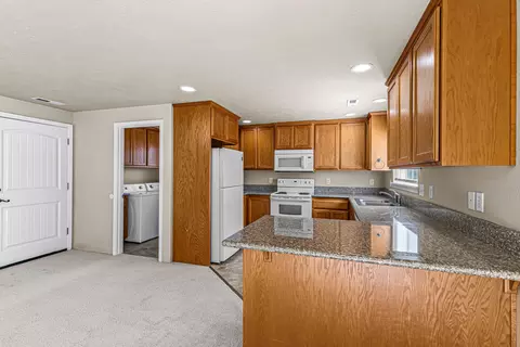 Kitchen - 816 Ash St, Central Point, OR 97502 photo 1 of 4