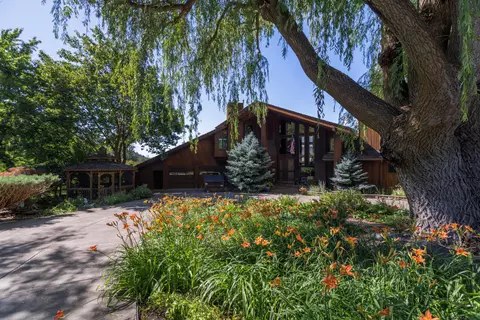 59926 Comstock Rd, Cove, OR 97824