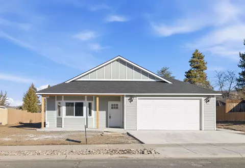 811 Quail Point Dr, Klamath Falls, OR 97601