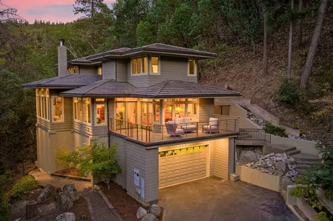 ゆゆ Homes For Sale in 97520, OR | Real Estate & Listings | Movoto