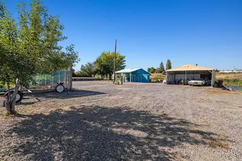Exterior - 32314 Rivers Dr, Chiloquin, OR 97624 photo 14 of 16