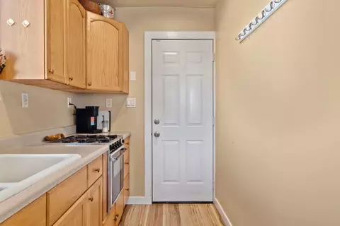 Entry Way - 32314 Rivers Dr, Chiloquin, OR 97624 photo 1 of 1