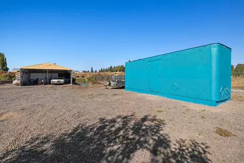Exterior - 32314 Rivers Dr, Chiloquin, OR 97624 photo 13 of 16