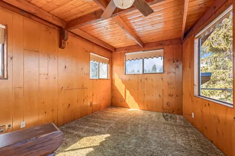 Bedroom - 32311 Modoc Point Rd, Chiloquin, OR 97624 photo 6 of 6