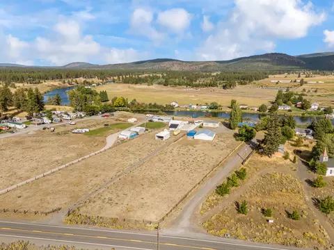 View/Area - 32311 Modoc Point Rd, Chiloquin, OR 97624 photo 6 of 24