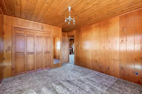 Bedroom - 32311 Modoc Point Rd, Chiloquin, OR 97624 photo 4 of 6