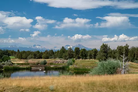 View/Area - 22936 Ghost Tree Ln, Bend, OR 97701 photo 7 of 13