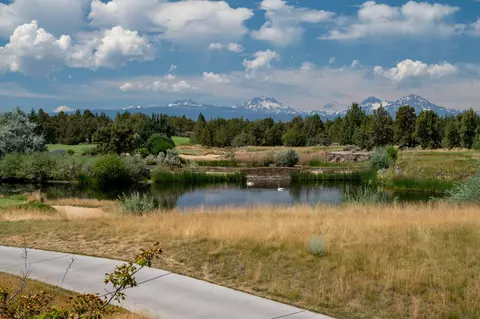 View/Area - 22936 Ghost Tree Ln, Bend, OR 97701 photo 8 of 13