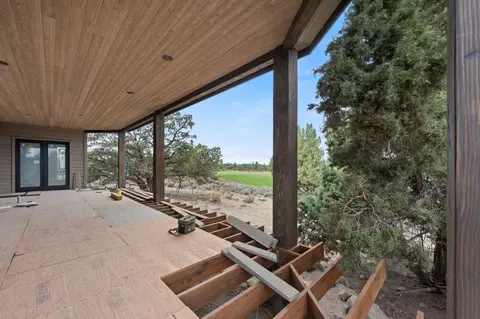 Exterior - 22936 Ghost Tree Ln, Bend, OR 97701 photo 28 of 32