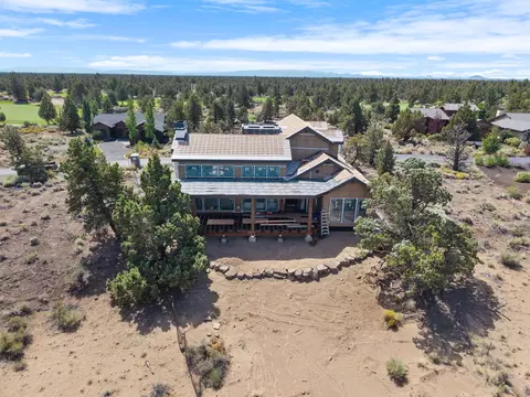 View/Area - 22936 Ghost Tree Ln, Bend, OR 97701 photo 2 of 13