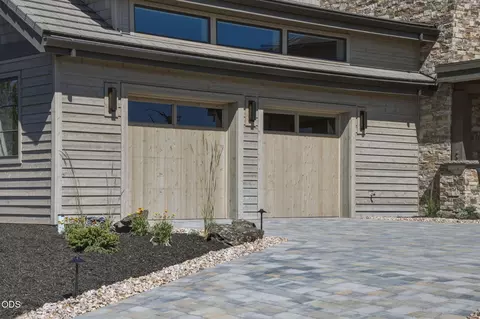 Exterior - 22936 Ghost Tree Ln, Bend, OR 97701 photo 5 of 9