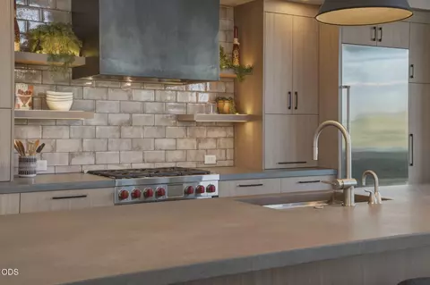 Kitchen - 22936 Ghost Tree Ln, Bend, OR 97701 photo 2 of 5