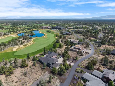 View/Area - 22936 Ghost Tree Ln, Bend, OR 97701 photo 5 of 13