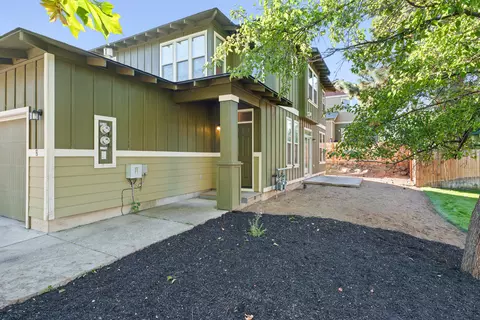 1102 NE Kayak Loop, Bend, OR 97701 photo 27