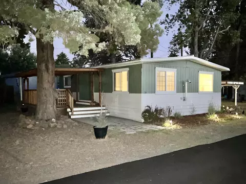 61280 Parrell Rd #10, Bend, OR 97702