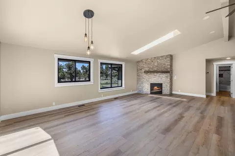 Living - 21800 Katie Dr, Bend, OR 97701 photo 2 of 3