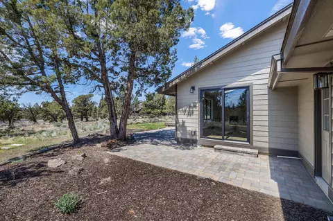 Exterior - 21800 Katie Dr, Bend, OR 97701 photo 4 of 5