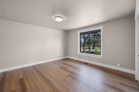 Bedroom - 21800 Katie Dr, Bend, OR 97701 photo 2 of 5