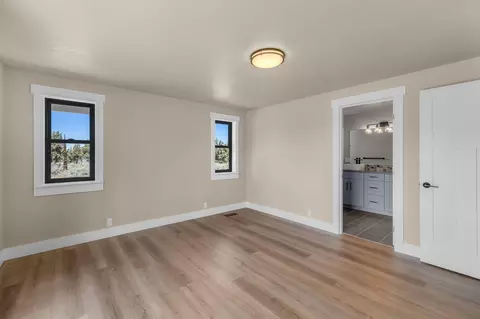 Bedroom - 21800 Katie Dr, Bend, OR 97701 photo 3 of 5