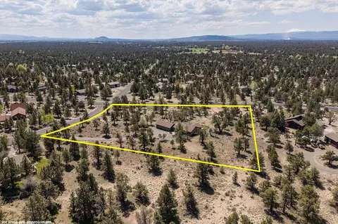 View/Area - 21800 Katie Dr, Bend, OR 97701 photo 1 of 3