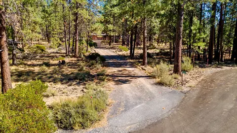 60008 Agate Rd, Bend, OR 97702 photo 2