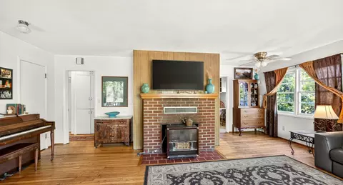 219 NE Outlook Ave, Grants Pass, OR 97526