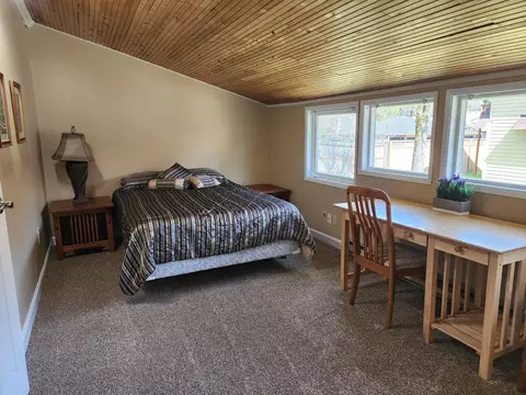 Bedroom - 160 E St, Jacksonville, OR 97530 photo 1 of 5