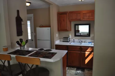 Kitchen - 160 E St, Jacksonville, OR 97530 photo 6 of 7