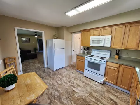 Kitchen - 160 E St, Jacksonville, OR 97530 photo 2 of 7