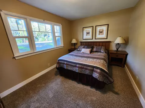 Bedroom - 160 E St, Jacksonville, OR 97530 photo 2 of 5
