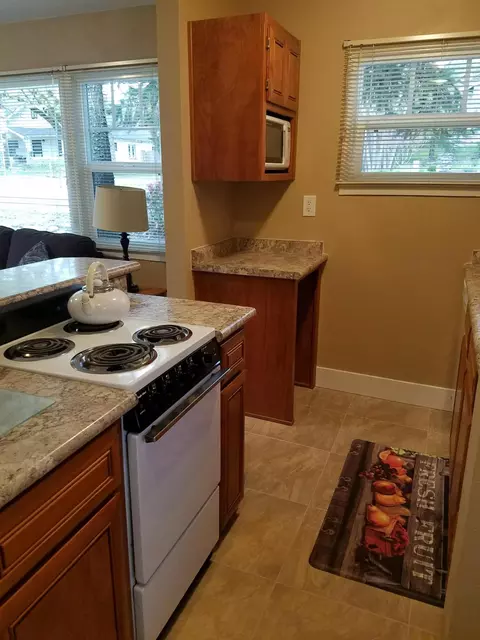 Kitchen - 160 E St, Jacksonville, OR 97530 photo 4 of 7
