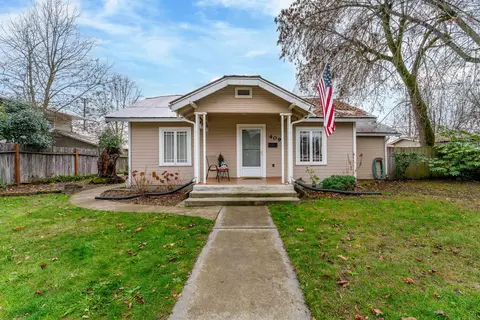 409 SE J St, Grants Pass, OR 97526