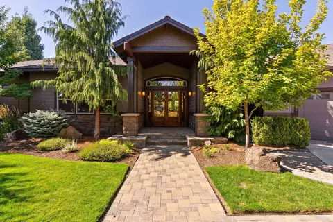 61245 Crescent Ct, Bend, OR 97702