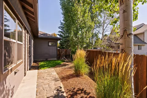 61245 Crescent Ct, Bend, OR 97702 photo 58