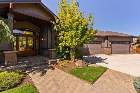 61245 Crescent Ct, Bend, OR 97702 photo 3