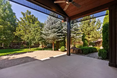 61245 Crescent Ct, Bend, OR 97702 photo 46