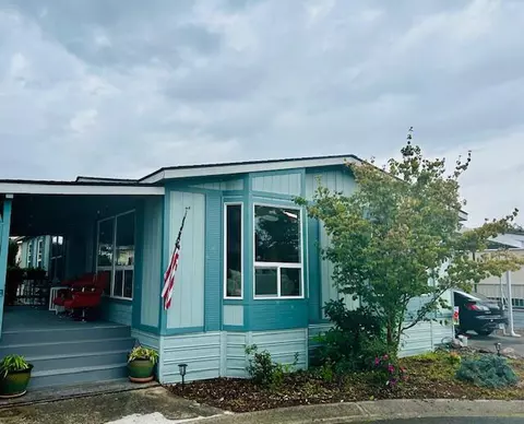 2373 Sequoia Ct, Grants Pass, OR 97527