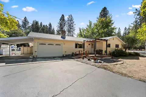 835 Minthorne Rd, Rogue River, OR 97537