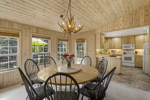 Dining - 18221 Oregon Loop #40, Sunriver, OR 97707 photo 2 of 2