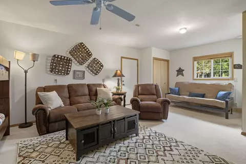 Living - 18221 Oregon Loop #40, Sunriver, OR 97707 photo 3 of 4