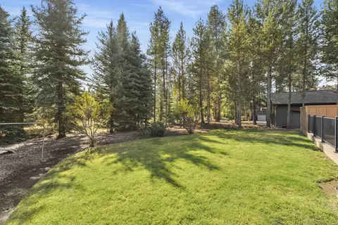 Exterior - 18221 Oregon Loop #40, Sunriver, OR 97707 photo 4 of 7
