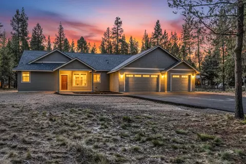 16065 Cascade Ln, La Pine, OR 97739