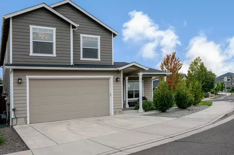 414 Wintersage Cir, Talent, OR 97540