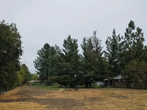 Robin Lane, Central Point, OR 97502