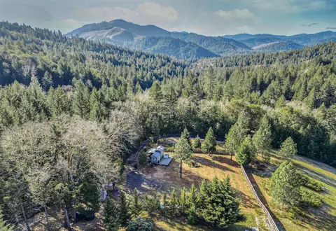 1011 Ingalls Ln, Wilderville, OR 97543