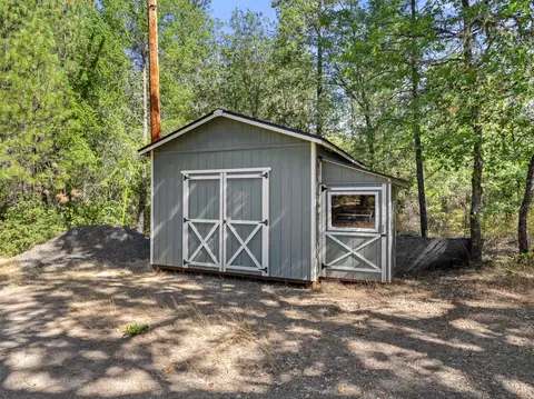 Exterior - 798 Covered Bridge Rd, Rogue River, OR 97537 photo 8 of 17