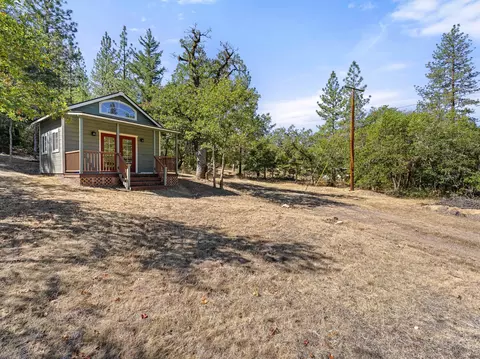 Exterior - 798 Covered Bridge Rd, Rogue River, OR 97537 photo 10 of 17