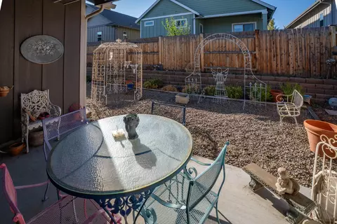 Exterior - 2949 NE Flagstone Ave, Bend, OR 97701 photo 4 of 6