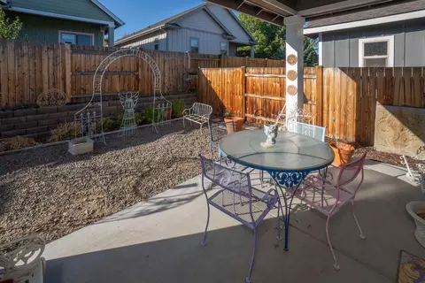Exterior - 2949 NE Flagstone Ave, Bend, OR 97701 photo 3 of 6